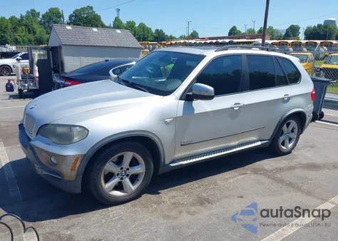 2009 BMW X5 xDrive48I z USA, uszkodzony, nr VIN 5UXFE83549L171457